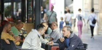 Evo kolika je penzija sa 15, a kolika sa 40 godina radnog staža? Evo kolika je penzija sa 15, a kolika sa 40 godina radnog staža? - featured image