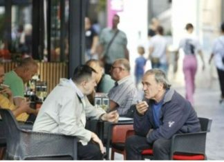 Evo kolika je penzija sa 15, a kolika sa 40 godina radnog staža? Evo kolika je penzija sa 15, a kolika sa 40 godina radnog staža? - featured image