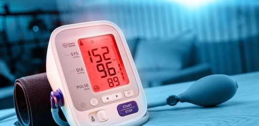 Kako prirodno sniziti visok krvni pritisak: 15 navika koje štite srce Kako prirodno sniziti visok krvni pritisak: 15 navika koje štite srce - featured image