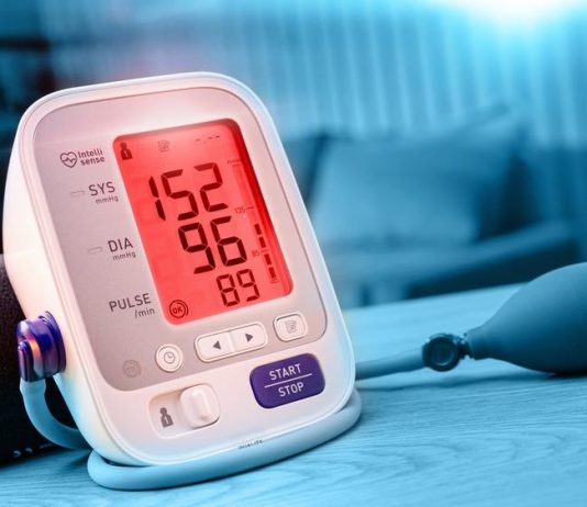 Kako prirodno sniziti visok krvni pritisak: 15 navika koje štite srce Kako prirodno sniziti visok krvni pritisak: 15 navika koje štite srce - featured image