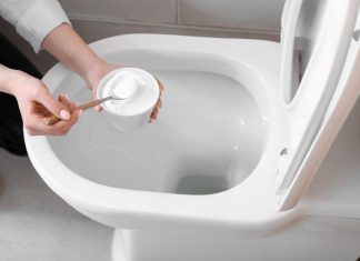 Ubacite kesicu ovog začina u WC-šolju: Preko noći otapa naslage i prljavštinu Ubacite kesicu ovog začina u WC-šolju: Preko noći otapa naslage i prljavštinu - featured image