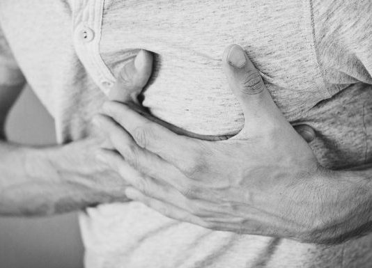 ČAJ KOJI SPUŠTA PRITISAK I HOLESTEROL KAO OD ŠALE! Smiruje srce i čisti masnoće iz krvi, a piju se samo 2 šolje dnevno! ČAJ KOJI SPUŠTA PRITISAK I HOLESTEROL KAO OD ŠALE! Smiruje srce i čisti masnoće iz krvi, a piju se samo 2 šolje dnevno! - featured image