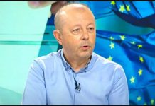 Ljudi misle da im je pao pritisak, a ustvari srce je stalo na trenutak: Srpski kardiolog otkrio šta prvo da uradite kad preskače i lupa Ljudi misle da im je pao pritisak, a ustvari srce je stalo na trenutak: Srpski kardiolog otkrio šta prvo da uradite kad preskače i lupa - featured image