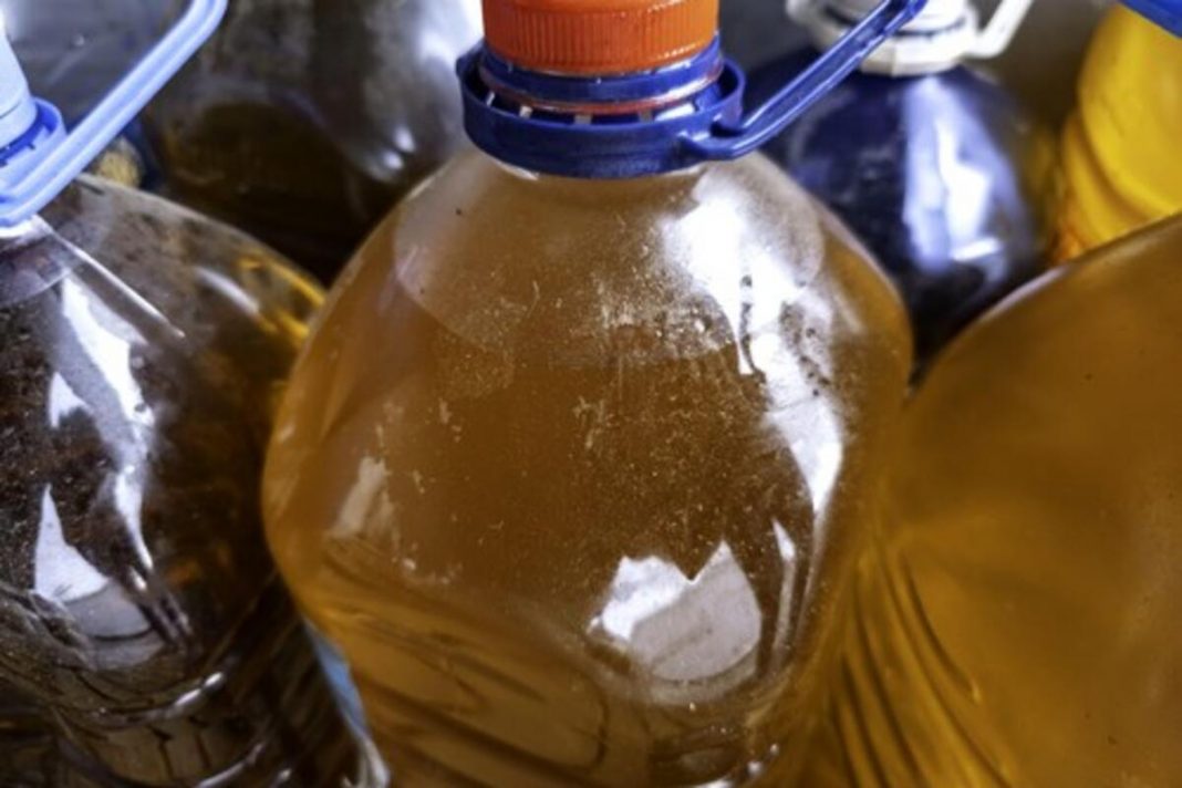 SVETSKI POZNAT KARDIOHIRURG TVRDI: Kupujte samo OVO ULJE! NEMA ZDRAVIJEG ZA SRCE! I Holesterol ĆE PADATI KAO LUD! - featured image