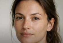 Psihologija objašnjava: Ako žena ne želi nositi šminku, evo šta to govori o njoj Psihologija objašnjava: Ako žena ne želi nositi šminku, evo šta to govori o njoj - featured image