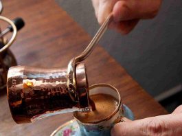 Svi pogrešno kuvamo tursku kafu: Turčin otkrio pravi način za najbolji ukus, EVO šta treba uraditi! Svi pogrešno kuvamo tursku kafu: Turčin otkrio pravi način za najbolji ukus! - featured image