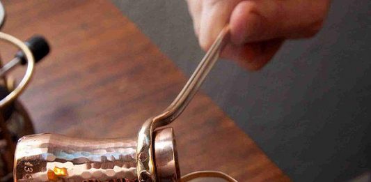 Svi pogrešno kuvamo tursku kafu: Turčin otkrio pravi način za najbolji ukus, EVO šta treba uraditi! Svi pogrešno kuvamo tursku kafu: Turčin otkrio pravi način za najbolji ukus! - featured image