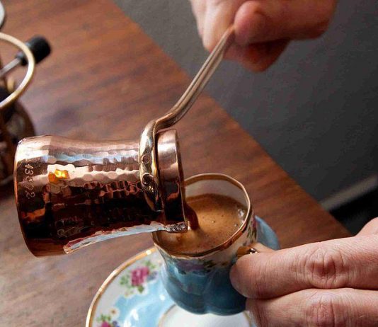 Svi pogrešno kuvamo tursku kafu: Turčin otkrio pravi način za najbolji ukus, EVO šta treba uraditi! Svi pogrešno kuvamo tursku kafu: Turčin otkrio pravi način za najbolji ukus! - featured image