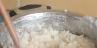 NAJJEFTINIJI DORUČAK KOJI ČISTI CREVA KAO METLOM: Naši stari su ga jeli skoro SVAKODNEVNO, a danas ga retko pravimo NAJJEFTINIJI DORUČAK KOJI ČISTI CREVA KAO METLOM: Naši stari su ga jeli skoro SVAKODNEVNO, a danas ga retko pravimo - featured image