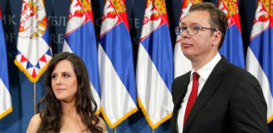 Elegantna žena Aleksandra Vučića iza lijepog lica krije tragediju: Tko je tajanstvena Tamara Vučić? Elegantna žena Aleksandra Vučića iza lijepog lica krije tragediju: Tko je tajanstvena Tamara Vučić? - featured image