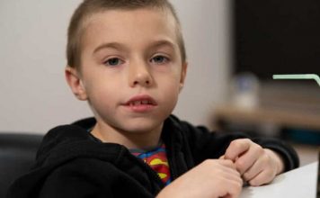 RANI ZNACI AUTIZMA K0JE R0DITELJI ČESTO ZANEMARUJU: Prvi simptomi vide se već pri odlasku na spavanje i tokom obroka RANI ZNACI AUTIZMA K0JE R0DITELJI ČESTO ZANEMARUJU: Prvi simptomi vide se već pri odlasku na spavanje i tokom obroka - featured image