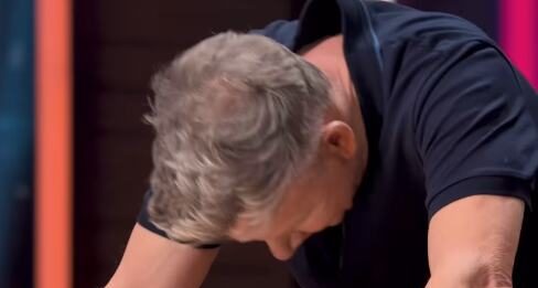 Najpoznatiji kuhar na svijetu se umalo ispovraćao u MasterChefu: Evo šta je pronašao u jelu Gordon Remzi se umalo ispovraćao u MasterChefu: Evo šta je pronašao u jelu - featured image