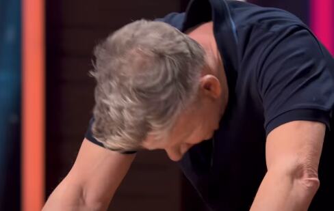 Najpoznatiji kuhar na svijetu se umalo ispovraćao u MasterChefu: Evo šta je pronašao u jelu Gordon Remzi se umalo ispovraćao u MasterChefu: Evo šta je pronašao u jelu - featured image