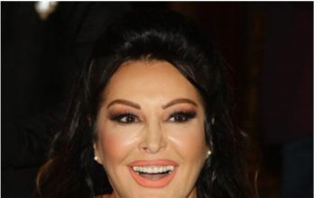 NEPREPOZNATLJIVA! Dragana Mirković ŠOKIRALA izgledom – Duga crna kosa nestala, pogledajte što je učinila! (FOTO) NEPREPOZNATLJIVA! Dragana Mirković ŠOKIRALA izgledom – Duga crna kosa nestala, pogledajte što je učinila! (FOTO) - featured image