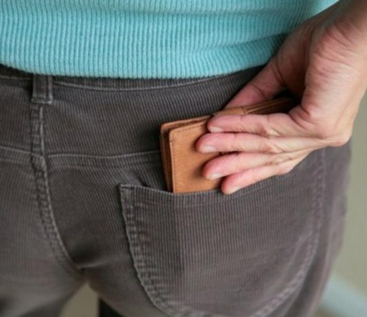 Jedna grupa ljudi u Srbiji dobija 65.000 na račune: Odmah proverite da li ste na spisku Jedna grupa ljudi u Srbiji dobija 65.000 na račune: Odmah proverite da li ste na spisku - featured image
