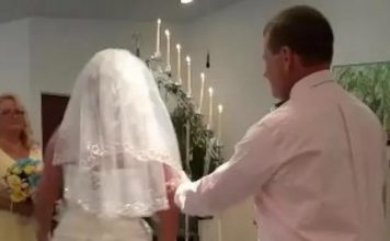 SKANDAL EPSKIH RAZMERA NA SVADBI KOD KRALJEVA Kum uzeo da drži zdravicu, pa FRAPIRAO SVATOVE: Mlada BRIZNULA U PLAČ SKANDAL EPSKIH RAZMERA NA SVADBI KOD KRALJEVA Kum uzeo da drži zdravicu, pa FRAPIRAO SVATOVE: Mlada BRIZNULA U PLAČ - featured image