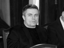 Smrt Edina Avdića upozorila na simptome srčanog udara koje mnogi Srbi ignorišu: Ovo je prvi ZNAK! Smrt Edina Avdića upozorila na simptome srčanog udara koje mnogi Srbi ignorišu: Ovo je prvi ZNAK! - featured image