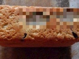 UPS, ŽENA ISPEKLA HLJEB, SKORO PUKLA OD SMIJEHA KAD JE UGLEDALA OVO NA NJEMU: Je li moguće da joj je promaklo? UPS, ŽENA ISPEKLA HLJEB, SKORO PUKLA OD SMIJEHA KAD JE UGLEDALA OVO NA NJEMU: Je li moguće da joj je promaklo? - featured image