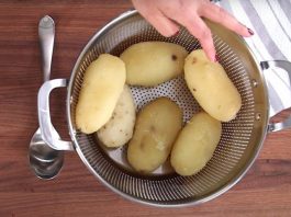 Liječnik upozorio: Ako primijetite jednu stvar na krompiru, nipošto ga nemojte jesti Liječnik upozorio: Ako primijetite jednu stvar na krompiru, nipošto ga nemojte jesti - featured image