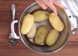 Liječnik upozorio: Ako primijetite jednu stvar na krompiru, nipošto ga nemojte jesti Liječnik upozorio: Ako primijetite jednu stvar na krompiru, nipošto ga nemojte jesti - featured image