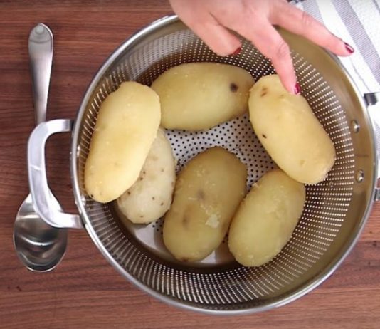 Liječnik upozorio: Ako primijetite jednu stvar na krompiru, nipošto ga nemojte jesti Liječnik upozorio: Ako primijetite jednu stvar na krompiru, nipošto ga nemojte jesti - featured image