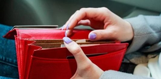 Ako vam je novčanik ove boje, bolje ga bacite: Datum rođenja određuje koja nijansa će privući uspeh