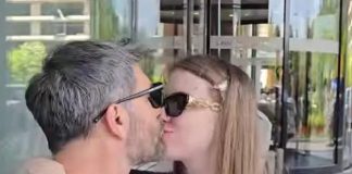 NAŠ GLUMAC (52) VERIO STUDENTKINJU PSIHOLOGIJE: Stariji je od njenog oca, a sada je pred SVADBU uradio OVO! (FOTO) NAŠ GLUMAC (52) VERIO STUDENTKINJU PSIHOLOGIJE: Stariji je od njenog oca, a sada je pred SVADBU uradio OVO! (FOTO) - featured image