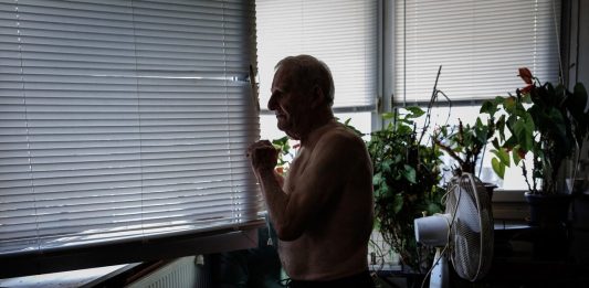 Da li treba otvarati ili zatvarati prozore na +40? Svi prave istu grešku, jedna navika više prži kuću od sunca Da li treba otvarati ili zatvarati prozore na +40? Svi prave istu grešku, jedna navika više prži kuću od sunca - featured image