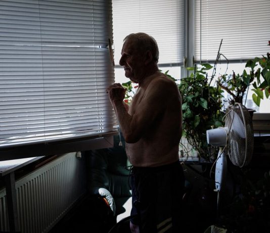 Da li treba otvarati ili zatvarati prozore na +40? Svi prave istu grešku, jedna navika više prži kuću od sunca Da li treba otvarati ili zatvarati prozore na +40? Svi prave istu grešku, jedna navika više prži kuću od sunca - featured image
