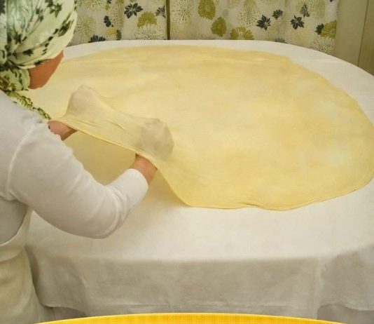 BOSANSKO TIJESTO ZA DOMAĆE KORE: Svima Uspijevaju Iz Prve, TANKE I PROZIRNE, A NE PUCAJU I NE KIDAJU SE.