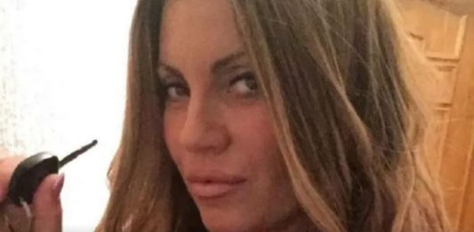 Indira Radić sada ima preko 90 kilograma, pogledajte kako pevačica danas izgleda (VIDEO) Indira Radić sada ima preko 90 kilograma, pogledajte kako pevačica danas izgleda (VIDEO) - featured image