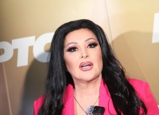 OVU PEVAČICU KRIVE ZA RAZVOD DRAGANE MIRKOVIĆ I TONIJA BJELIĆA: Ona priznala: “Bio je u Opatiji, iste noći sam se vratila kući” OVU PEVAČICU KRIVE ZA RAZVOD DRAGANE MIRKOVIĆ I TONIJA BJELIĆA: Ona priznala: “Bio je u Opatiji, iste noći sam se vratila kući” - featured image